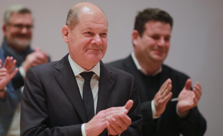 Media: Scholz dba tylko o interes Niemiec i nie zwraca uwagi na Unię