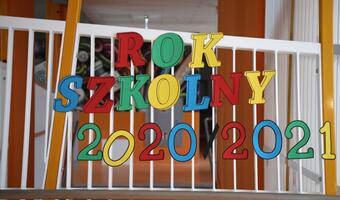 MEN: Prawie 100 proc. placówek pracuje w tradycyjny sposób