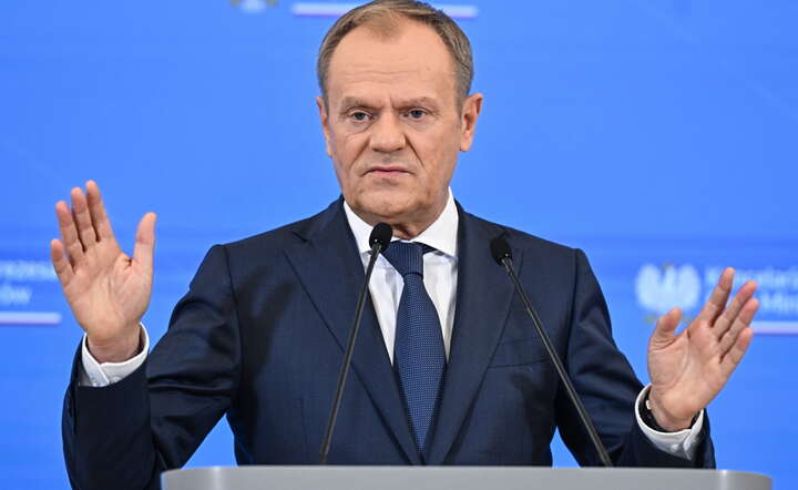 Premier Donald Tusk podczas konferencji prasowej po posiedzeniu rządu / autor: Fot. PAP/Radek Pietruszka 