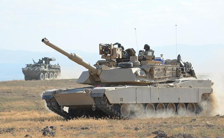 Czołg M1A2 SEP Abrams ze 116. Brygady Kawalerii Pancernej US Army na ćwiczeniach / autor: Autorstwa Staff Sgt. Christopher McCullough - http://www.nationalguard.mil/Resources/NewsImages.aspx?igphoto=2000929447, Domena publiczna, https://commons.wikimedia.org/w/index.php?curid=38437153