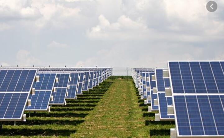 Elektrownie słoneczne  / autor: Wikipedia