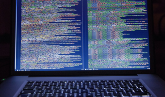 Usługi bankowe: Jak się chronić przez cyberzłodziejami