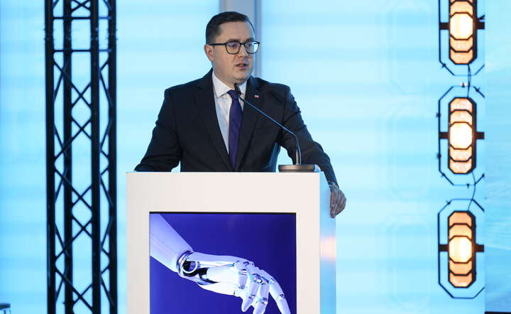 Minister energii Miłosz Motyka podczas konferencji CIRE PowerUp, 5 października 2026 / autor: PAP/Paweł Supernak