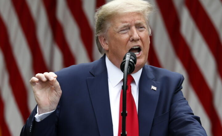 Prezydent Donald Trump zerwał stosunki z WHO, stwierdził też że Hongkongu nie można już traktować jako terytorium autonomiczne / autor: PAP/EPA/YURI GRIPAS / POOL