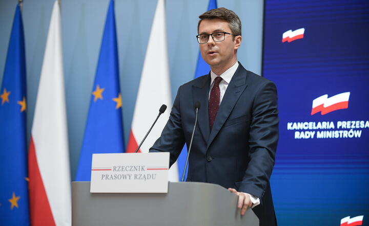 rzecznik rządu Piotr Müller / autor: PAP/Marcin Obara