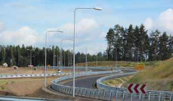 Złodzieje kabli buszują na A1. „Użyli koparki”
