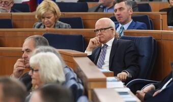 Senat debatuje nad ustawą o KNF
