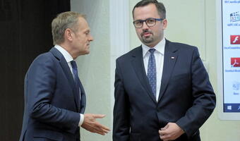 Tusk "zbyt zajęty". Wtorkowe przesłuchanie odwołane