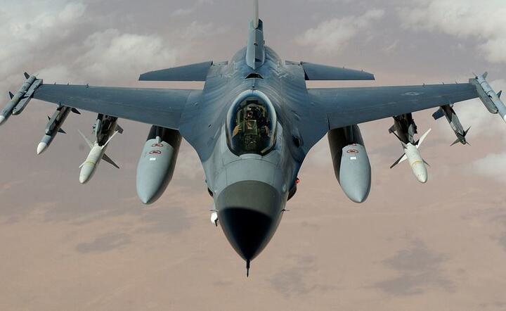F16 / autor: Pixabay