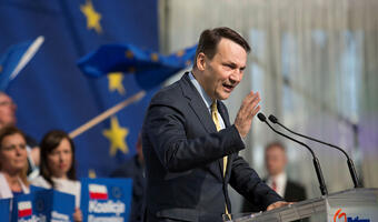 Europosłowie PiS: Sikorski powinien ujawnić źródła swoich dochodów