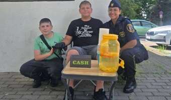 Dzieci sprzedają lemoniadę, złośliwcy donoszą