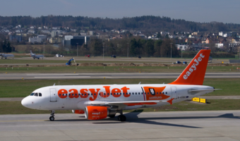 Stewardesa EasyJet ma 73 lata. Zaczęła 20 lat wcześniej