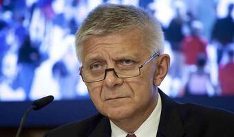 Premier kłamał. Ustawa o której mówili Belka i Sienkiewicz weszła zgodnie z sugestiami szefa NBP