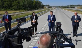 Premier: przyspieszenie inwestycji jest konieczne