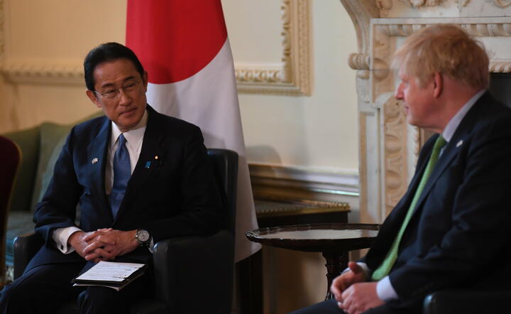 Fumio Kishida i Boris Johnson / autor: PAP/EPA