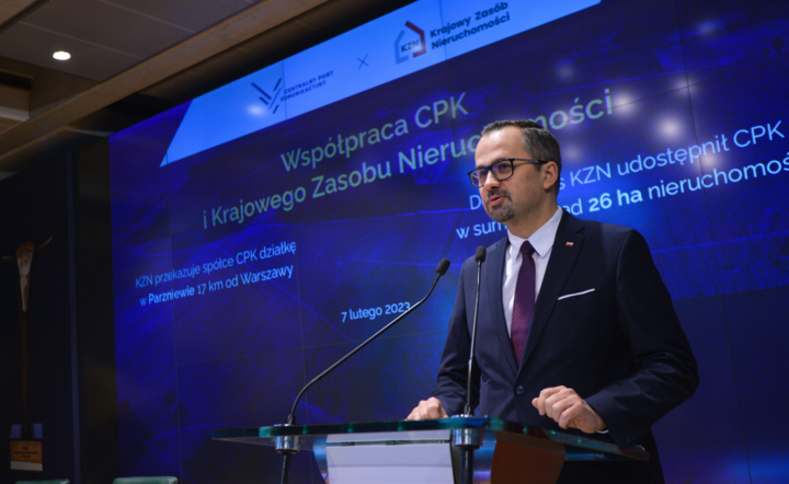 Sekretarz stanu w Ministerstwie Funduszy i Polityki Regionalnej, pełnomocnik rządu ds. Centralnego Portu Komunikacyjnego Marcin Horała  / autor: PAP/Marcin Obara
