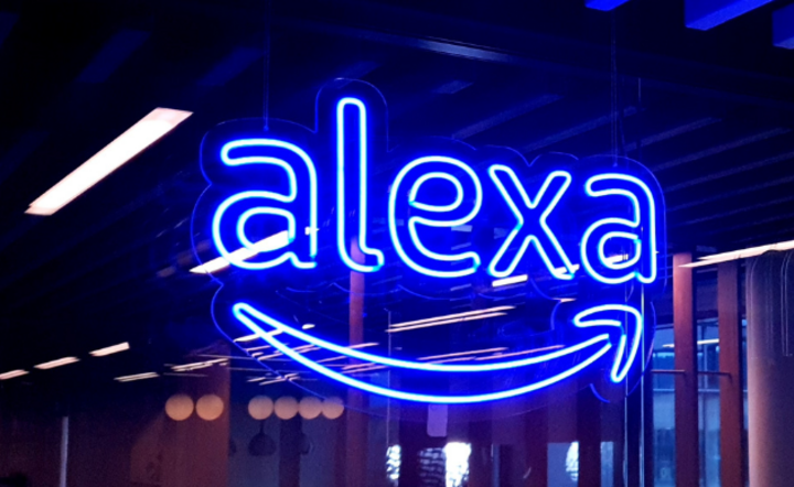 Alexa: głosowa rewolucja z polskimi korzeniami
