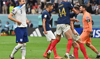Francja gra dalej. Porażka Anglików
