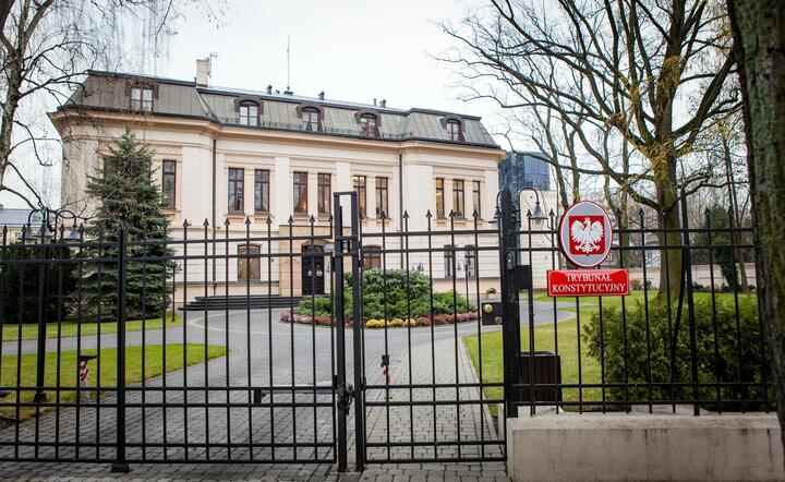 "Le Figaro" o decyzji polskiego TK: „Śmiała Polska!”
