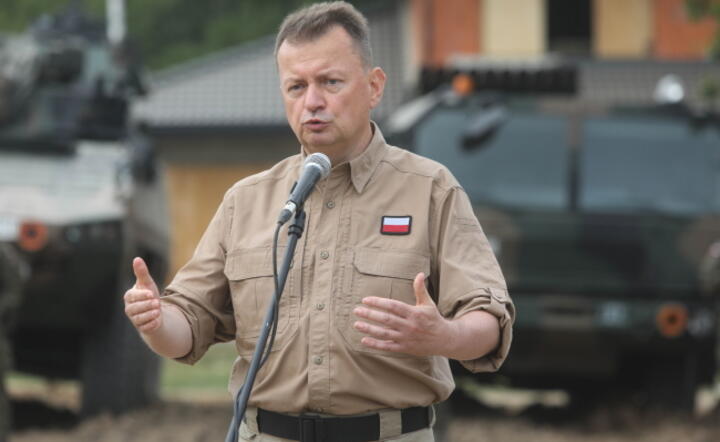 Wicepremier, minister obrony narodowej Mariusz Błaszczak 22 bm. w Supraślu. / autor: PAP/Artur Reszko