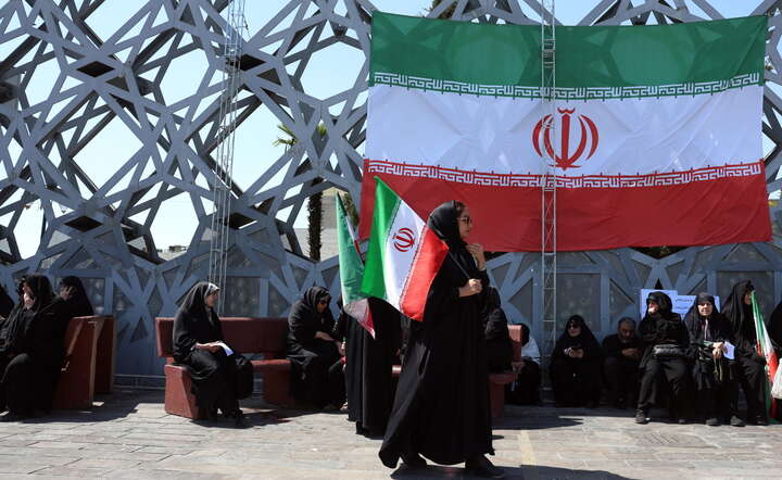 Iran ogłasza przełom. "Zgodnie z zawieszeniem broni" / autor: PAP