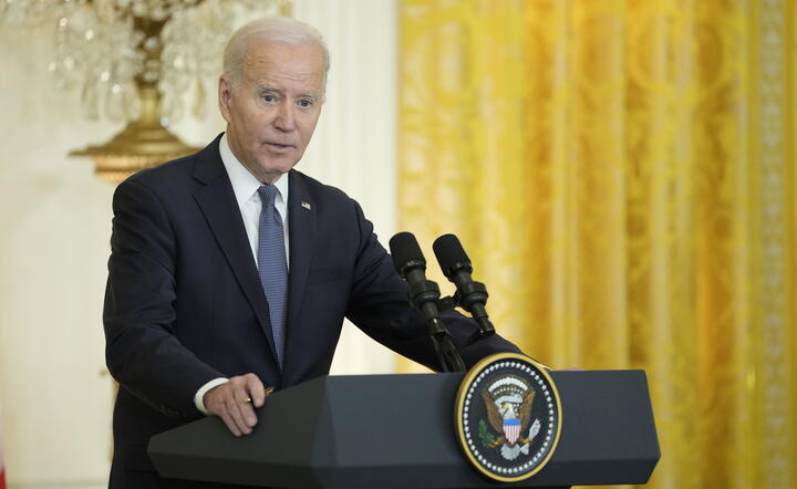 Biden: Mogę spotkać się z Putinem, ale jeśli zakończy wojnę