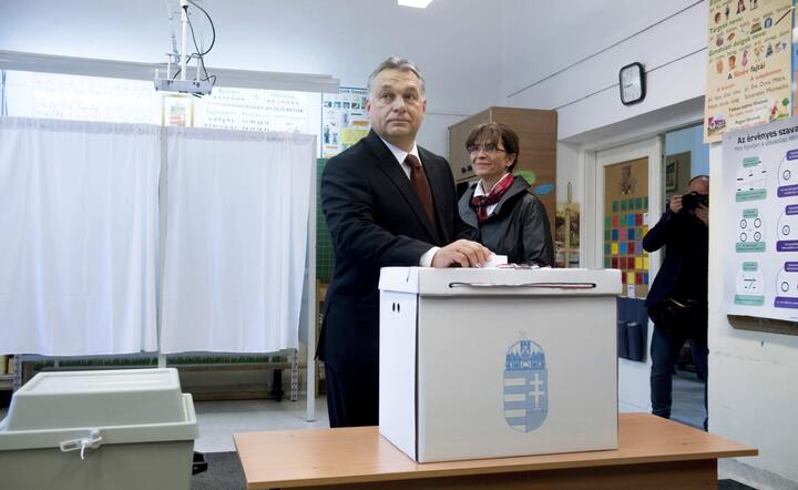 Fot. PAP/EPA/SZILARD KOSZTICSAK