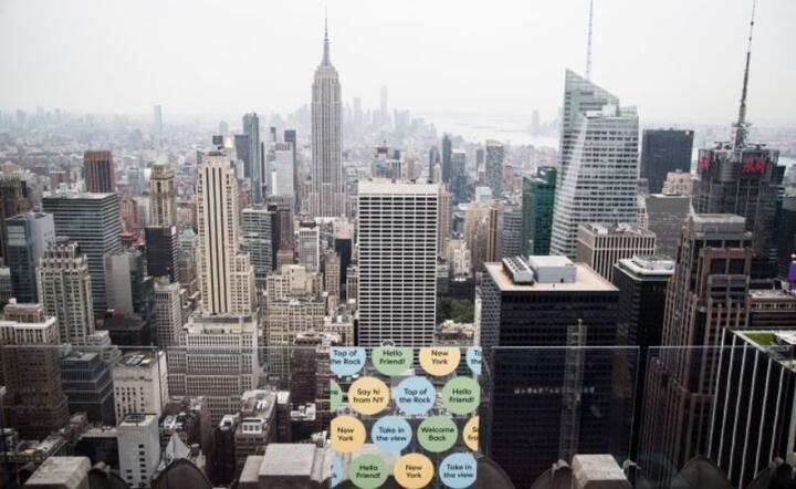 Widok na Nowy Jork z tarasu widokowego w Top of The Rock w Rockefeller Center podczas ponownego otwarcia, USA, 6 bm. / autor: PAP/EPA/Alba Vigaray