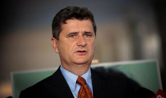 Palikot wydzierżawia biznes i apeluje
