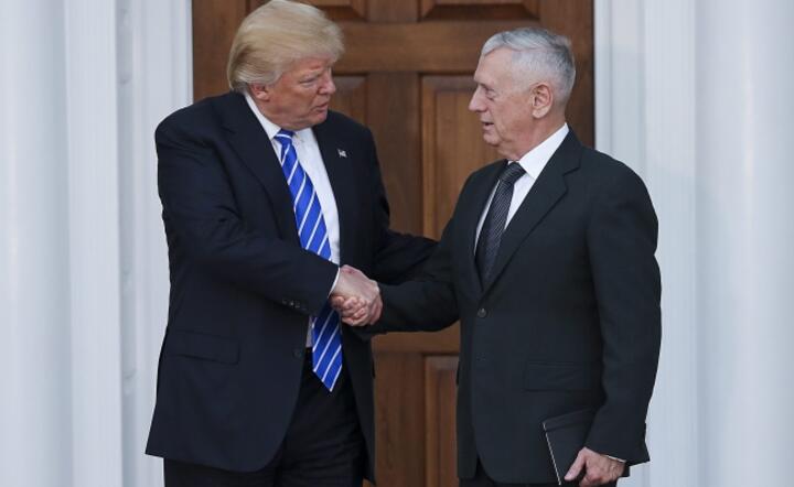 Prezydent elekt Donald Trump i generał James Mattis, fot. PAP/EPA/Aude Guerrucci