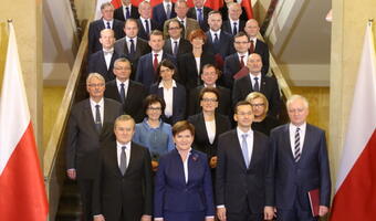 100 dni rządu prawicy – co i kiedy planuje zrobić ekipa premier Beaty Szydło