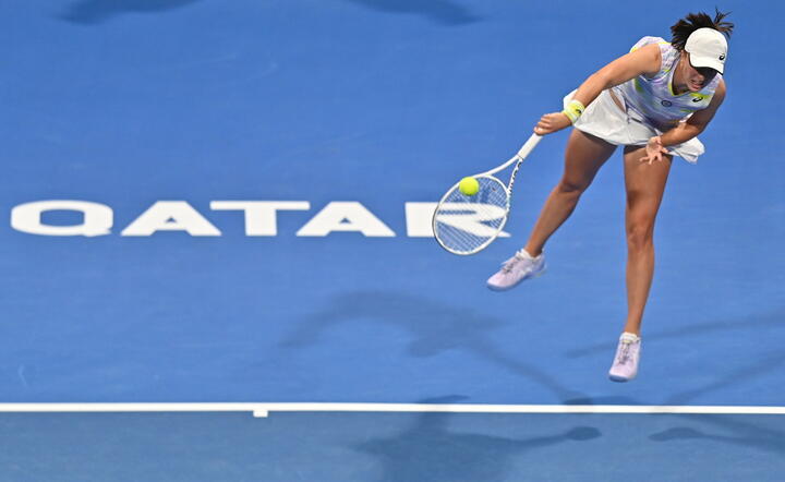 Iga Świątek podczas meczu z Anett Kontaveit / autor: PAP/EPA