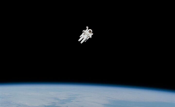 Chińscy astronauci działają w ramach trzymiesięcznej misji orbitalnej / autor: Pixabay