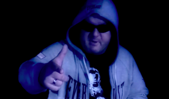 Pamiętacie „słynny” rap o dopalaczach? Raper GIS-u (tak, Główny Inspektor Sanitarny) znów rymuje