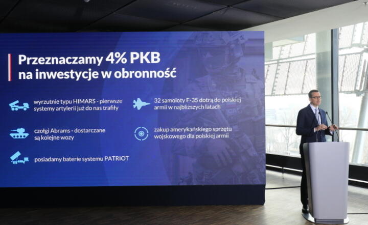  Premier Mateusz Morawiecki podczas konferencji prasowej na stadionie PGE Narodowy w Warszawie, 24 bm. / autor: PAP/Paweł Supernak