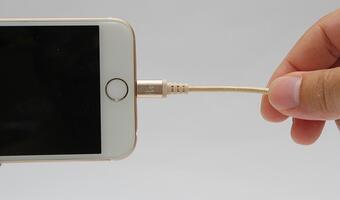 KE pozywa Irlandię za pomoc Apple 13 mld euro podatku