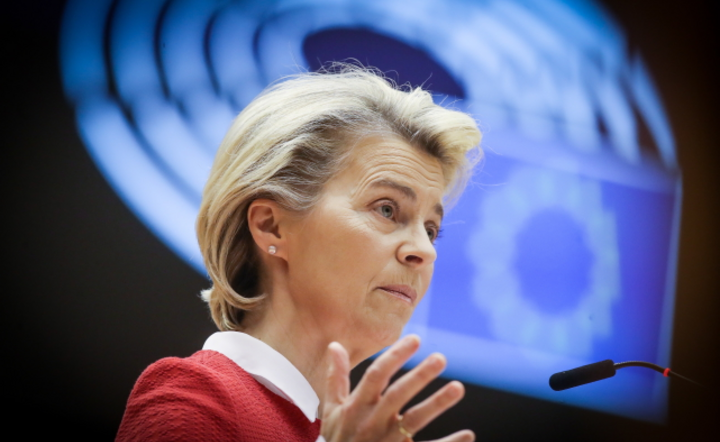 Przewodnicząca Komisji Europejskiej Ursula von der Leyen  / autor: PAP/EPA/OLIVIER HOSLET / POOL
