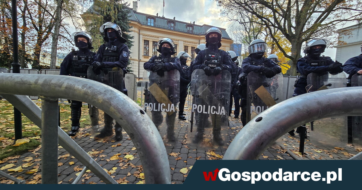 Kryzys wokół TK. Co oznacza dla złotego, obligacji i GPW?
