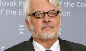 Waszczykowski: "Eksperci, którzy sprawdzali umowę, która liczy ok. 1600 stron, mieli do czynienia z oryginalnym dokumentem spisanym w języku angielskim"