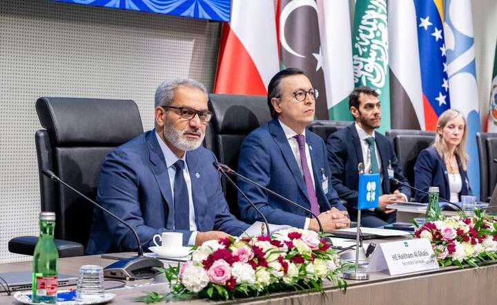 Obrady kierownictwa OPEC+. Pierwszy z lewej Haitam al Ghais, sekretarz generalny OPEC+ / autor: materiały prasowe OPEC+