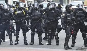 Starcia demonstrantów z policją przed Białym Domem