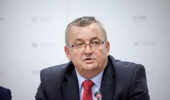 Adamczyk: Wszyscy pośrednicy w przewozie osób będą musieli mieć licencje