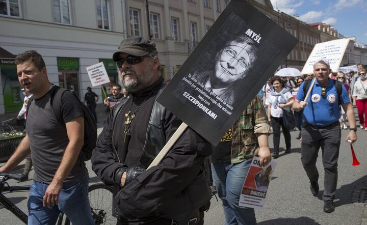 Protest przeciwko szczepieniom / autor: fot. Fratria