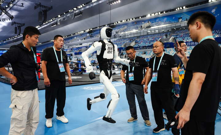 Robot pobił rekord człowieka na 100 m!