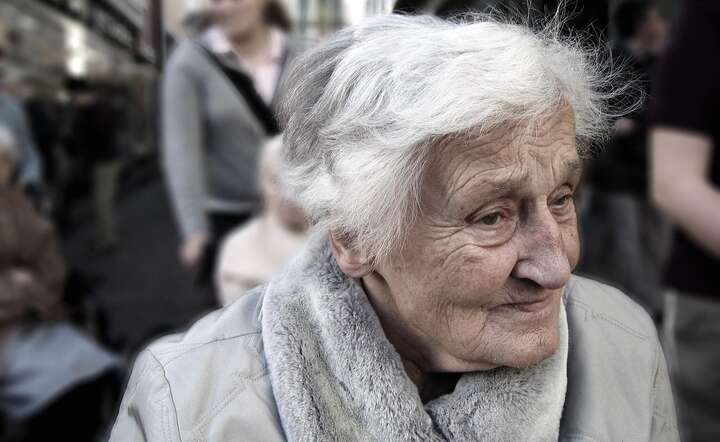 Aż 48 proc. seniorów musi oszczędzać na najpotrzebniejszych rzeczach – co naprawdę podrożało? / autor: Pixabay
