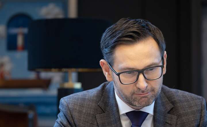 Daniel Obajtek przypomniał, że międzynarodowe firmy oceniające spółki na całym świecie bardzo dobrze oceniły działalność Orlenu / autor: Andrzej Wiktor/Fratria