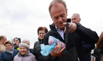 Tusk gra w pomidora. Kolejna manipulacja