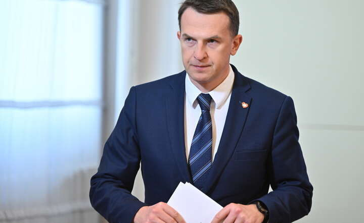  Rzecznik rządu Adam Szłapka na konferencji prasowej po posiedzeniu Rady Ministrów w siedzibie KPRM w Warszawie / autor: PAP