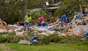 USA: Tornada i burze.  „Zostańcie w domach"