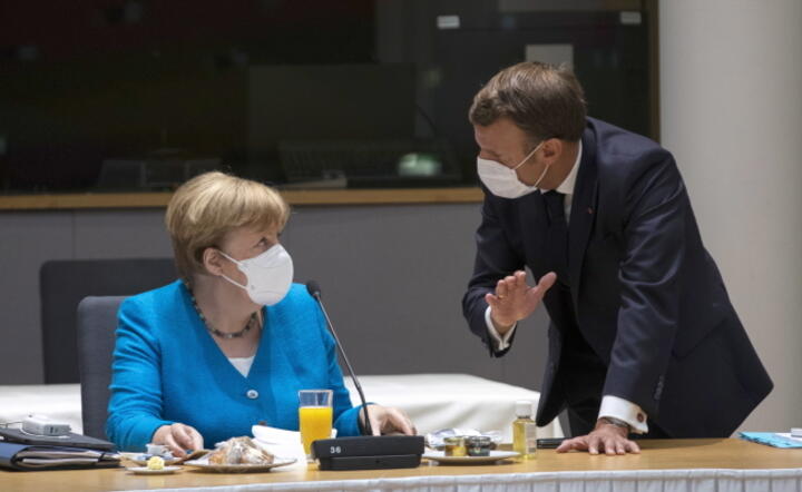 Podczas szczytu UE zarządzono przerwę na konsultacje między przywódcami po porannej propozycji Szef Rady Europejskiej / autor: PAP/EPA/FRANCISCO SECO / POOL